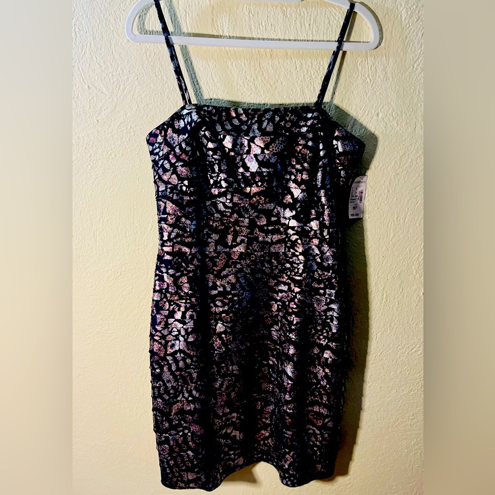 DRESSBARN MULTI-METALLIC PARTY COCKTAIL
DRESS SIZE 8P - NWT
